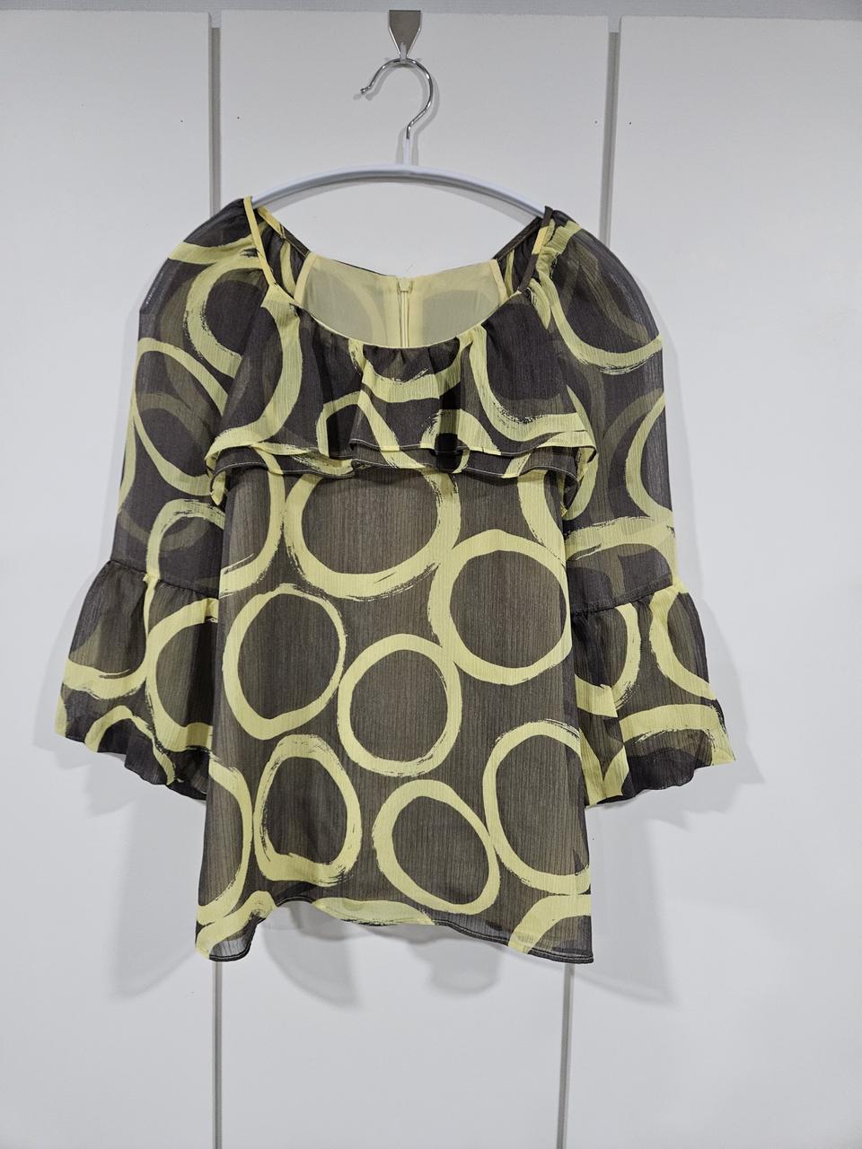 VIKI 비키 쉬폰 블라우스 .