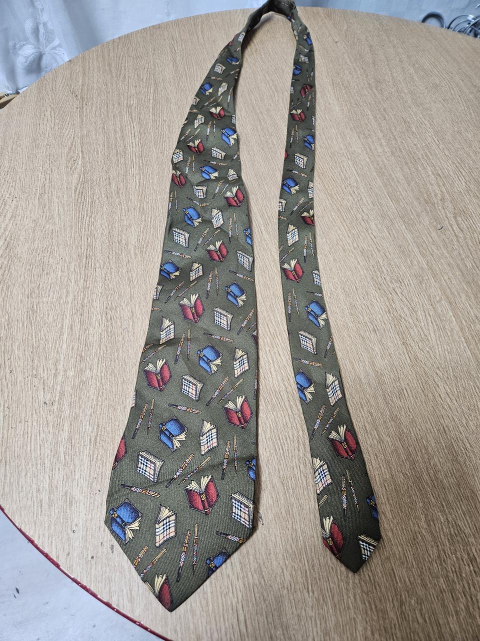 버버리 넥타이