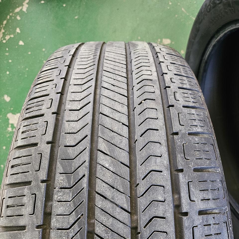 235 55 19 콘티넨탈 중고 팝니다