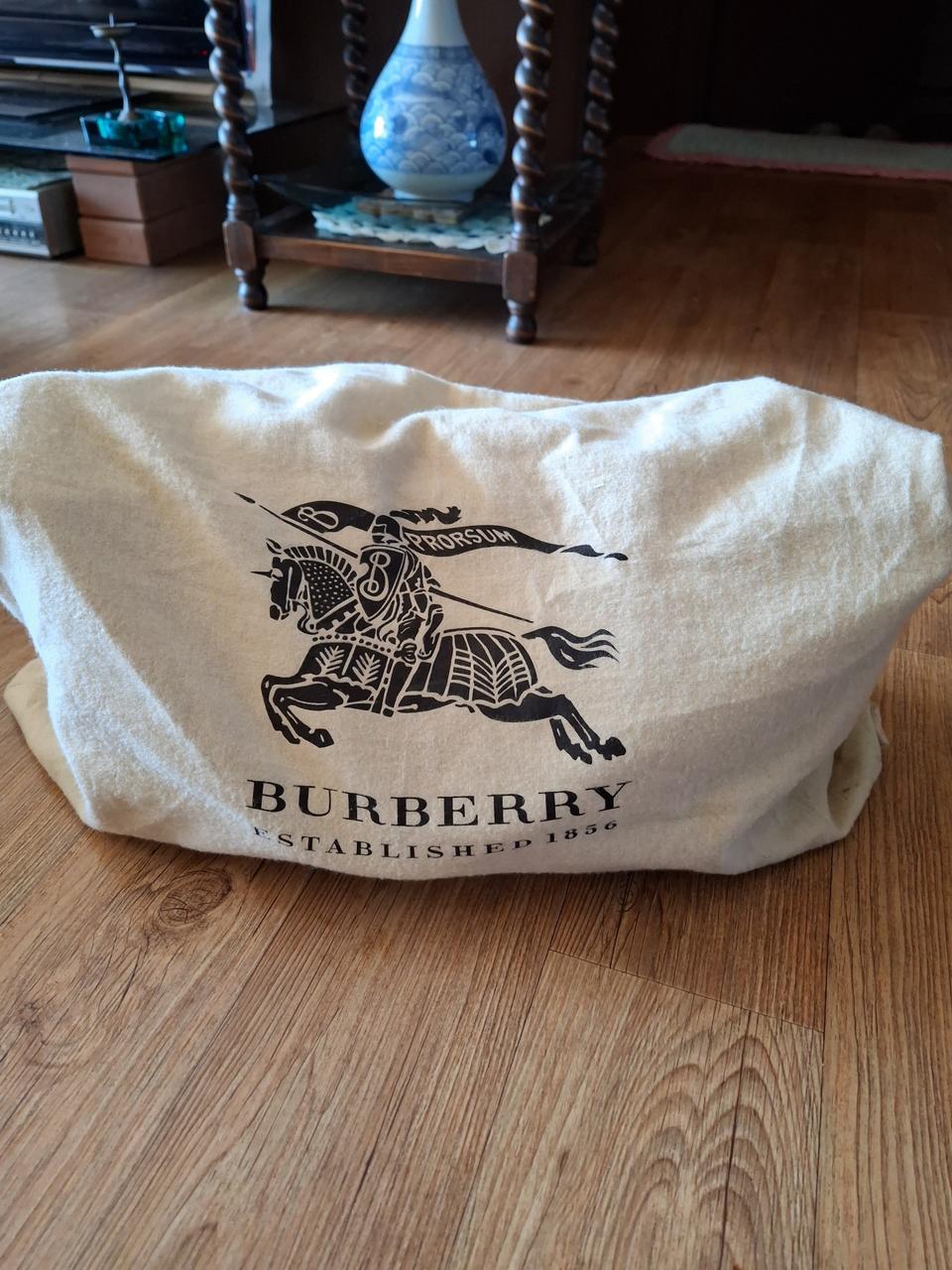 새상품버버리가방