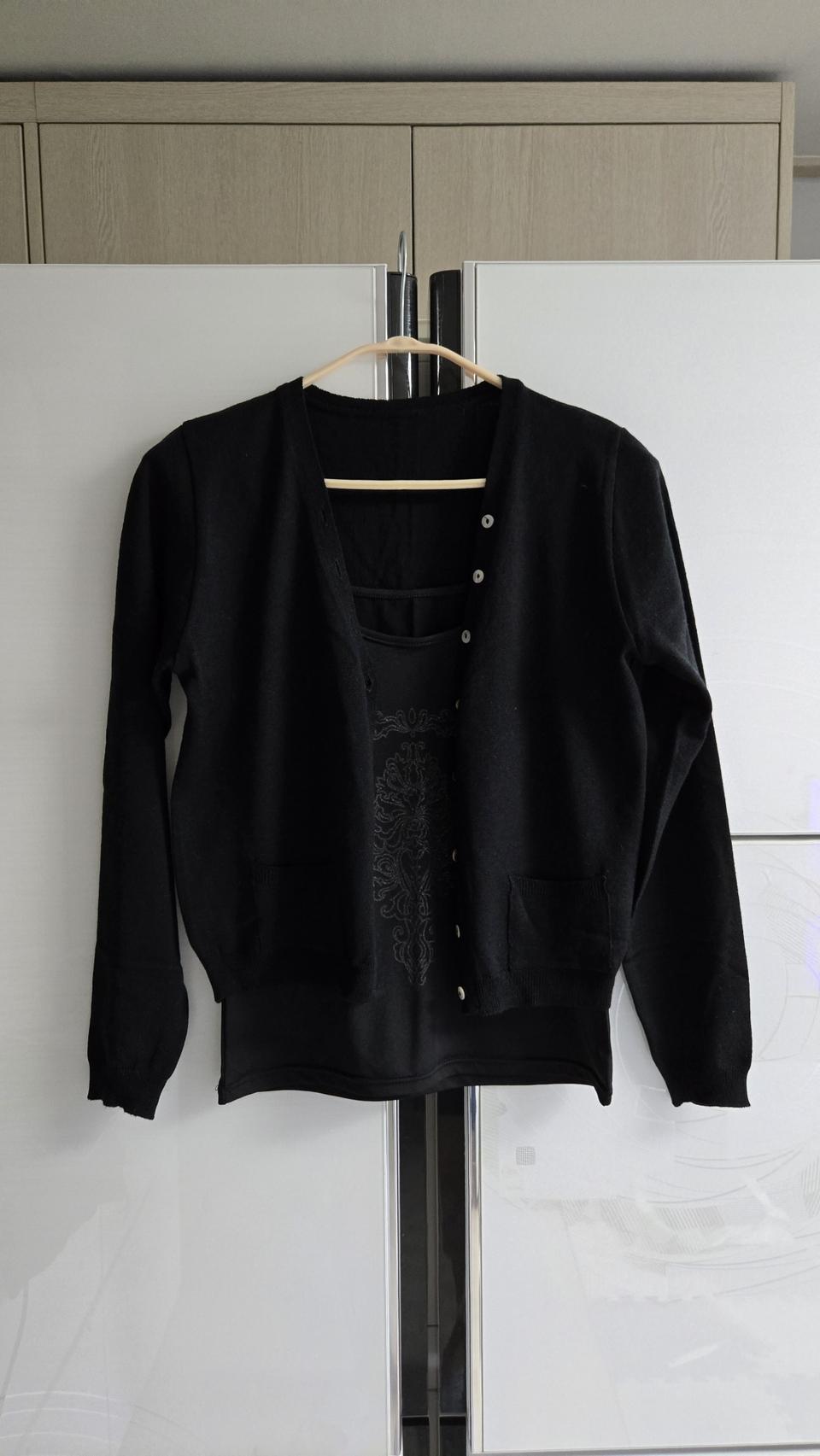 새것 니트 가디건 + 나시 (세트) FREE 블랙