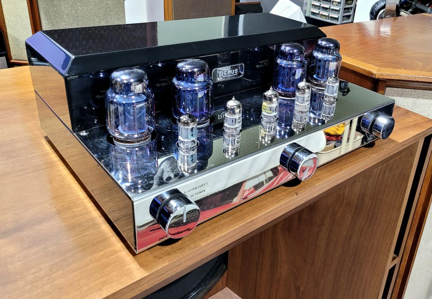 *CR디벨롭먼트 REMUS V3진공관인티앰프