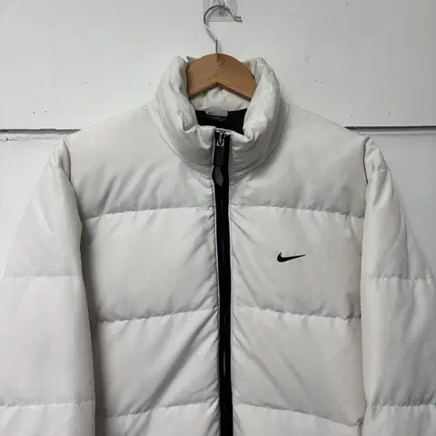 나이키 화이트 뉴챔프 패딩