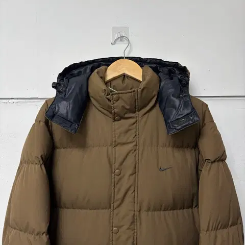 나이키 브라운 스우시 롱패딩