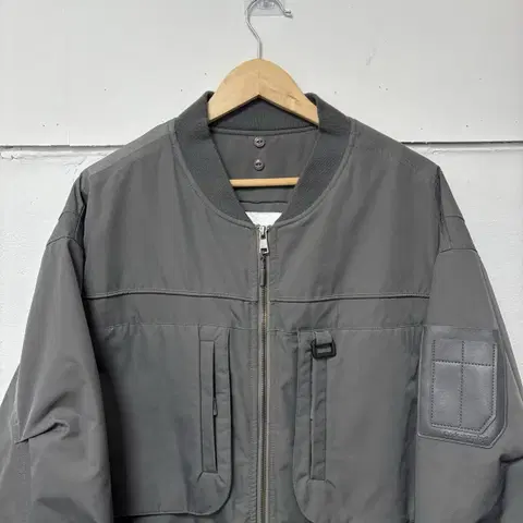 코드그라피 봄버 자켓