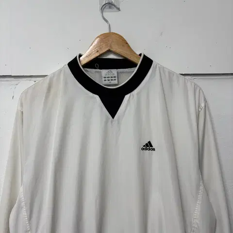 아디다스 화이트 올드스쿨 웜업