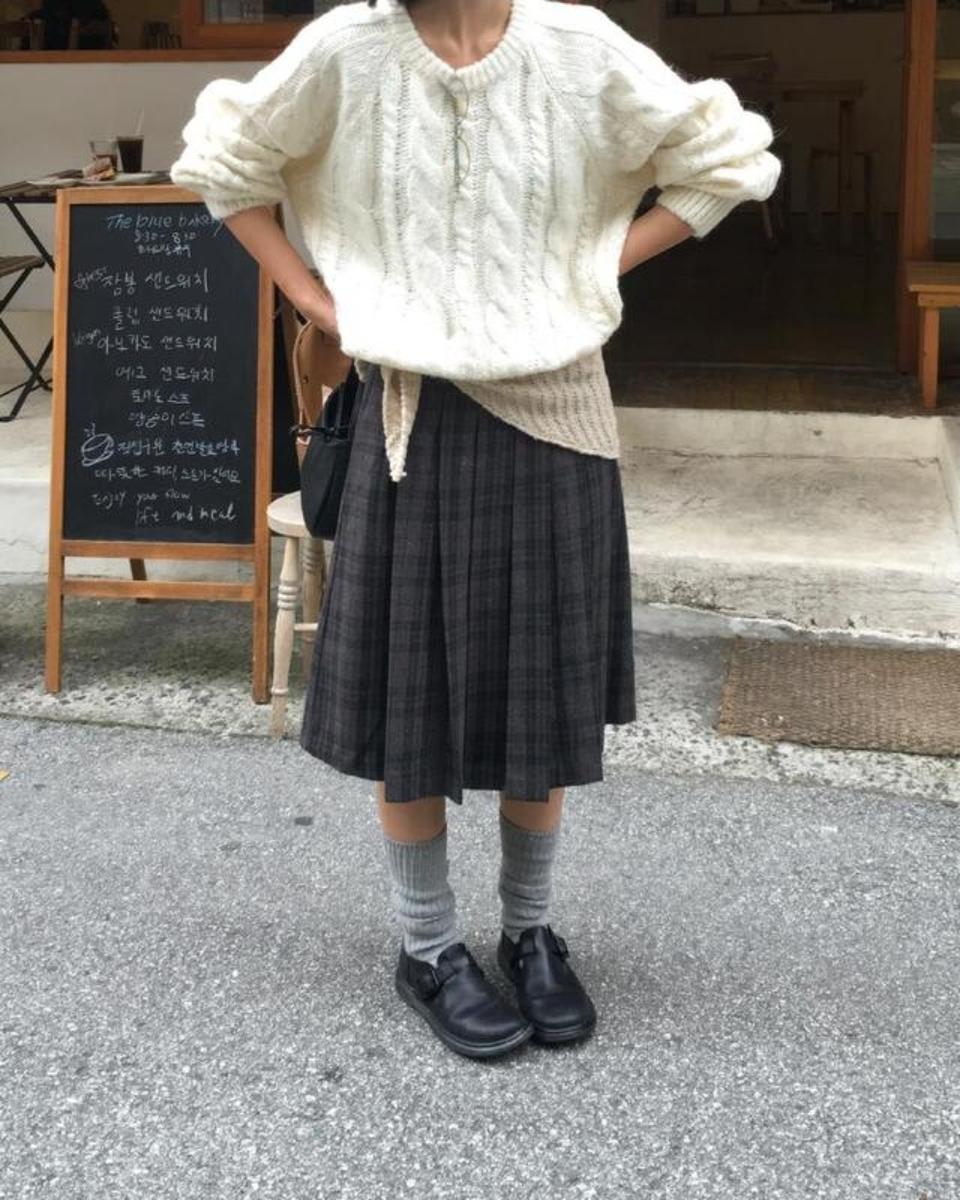 솔꾸 샌디 웜 체크 플리츠 미디 울 스커트 먹색 밴딩 그레이 차콜 프레피