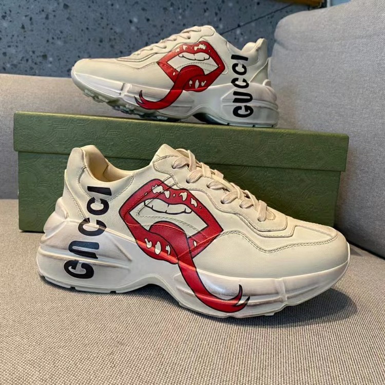 구찌 더티 입술로고 라이톤 스니커즈