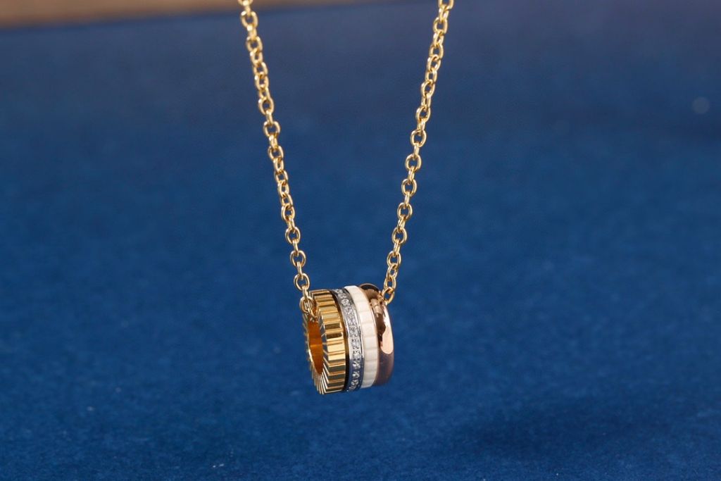 부쉐론 콰트로 클래식 목걸이