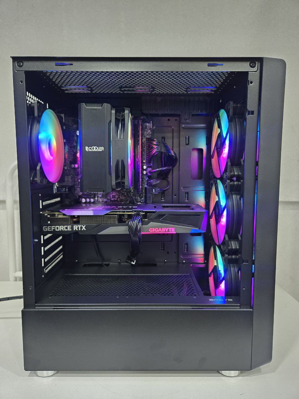 인텔 i7-10700KF 고사양 게이밍 컴퓨터 팝니다.