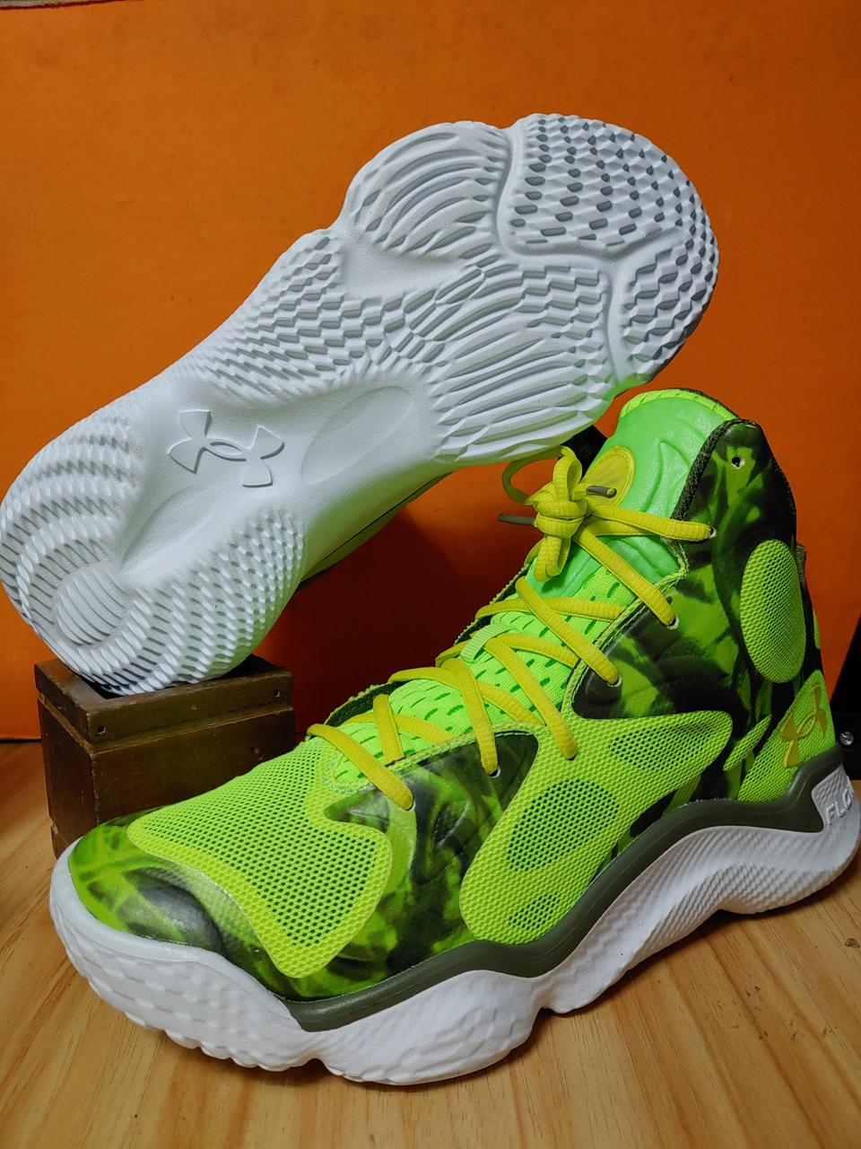 (새상품)언더아머 농구화 커리 스폰 플로트로US11.5표기295추천285