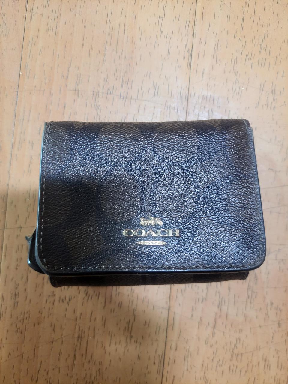 코치 여성지갑