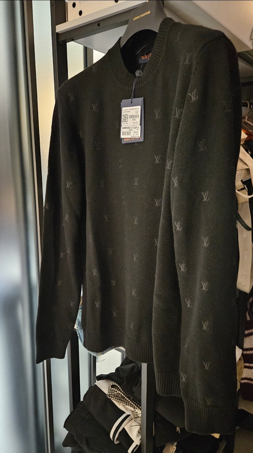 루이비통 자수 시그니처 메리노 크루넥