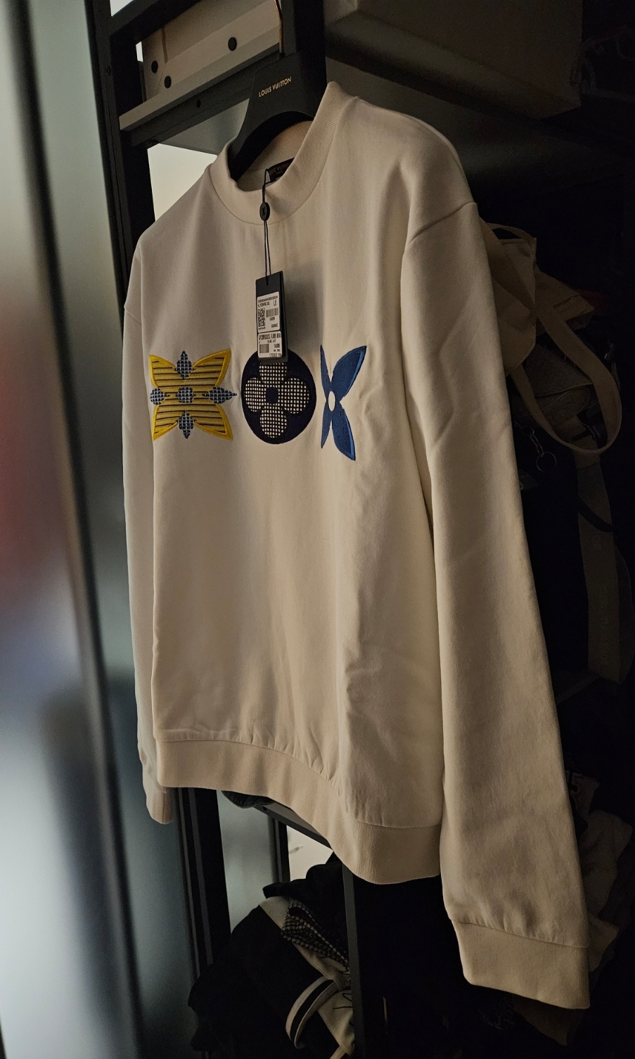 루이비통 플라워 모노그램 맨투맨