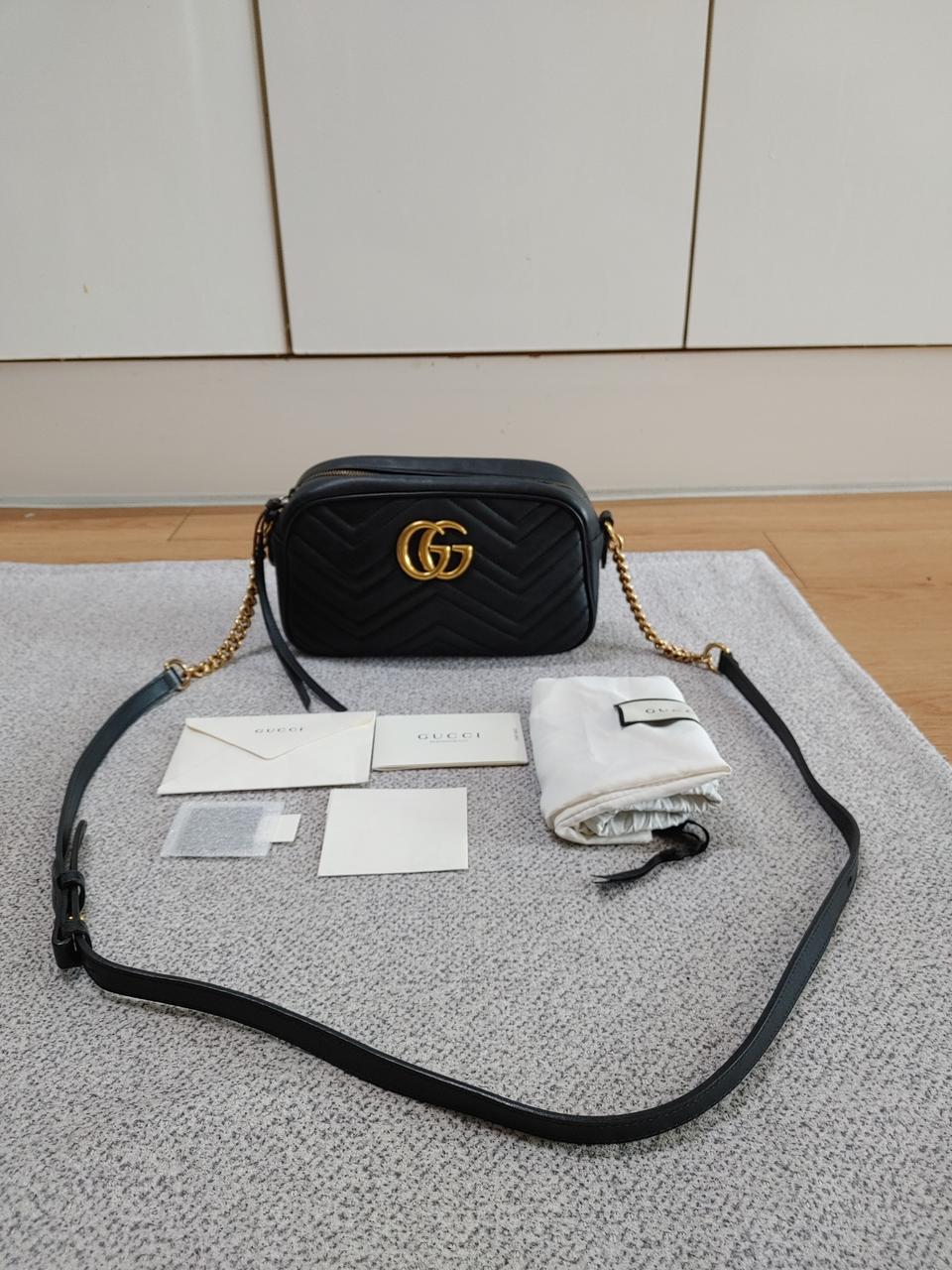 정품 구찌 GG 마몽 마몬트 마틀라세 스몰 카메라백 크로스백