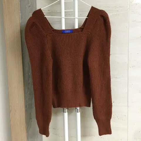 에고이스트 스퀘어넥 골지 니트 55