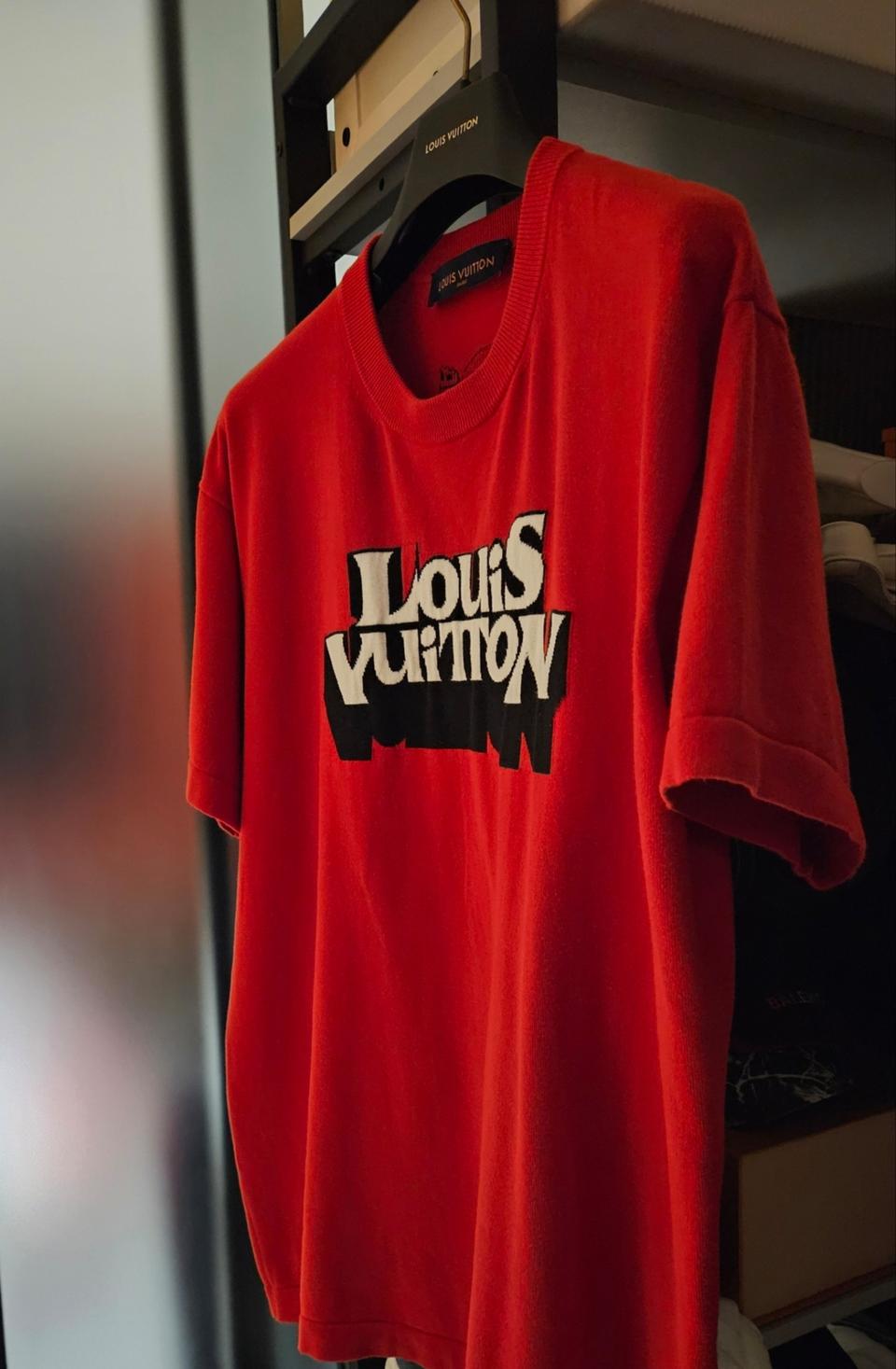 루이비통 그래픽 쇼트 슬리브 티셔츠