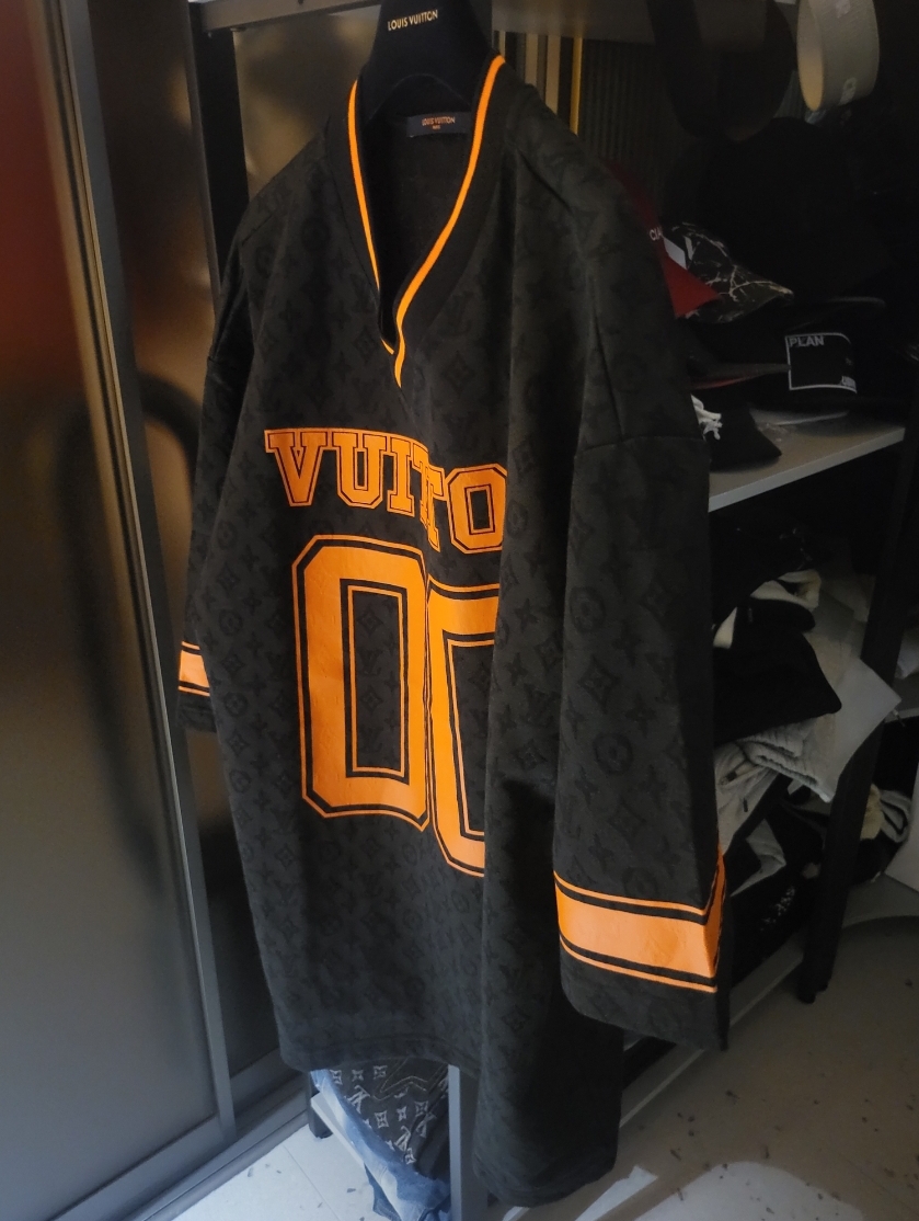 루이비통 모노그램 스포티 티셔츠