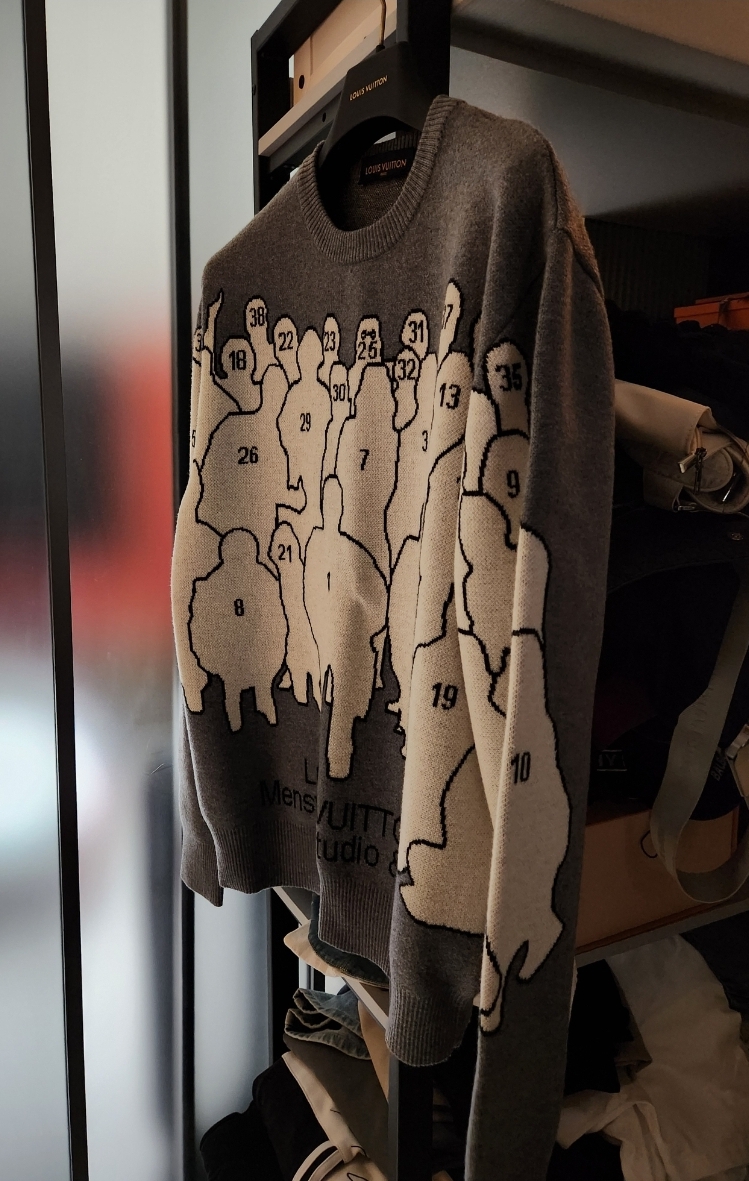루이비통 스튜디오 자카드 크루넥 니트