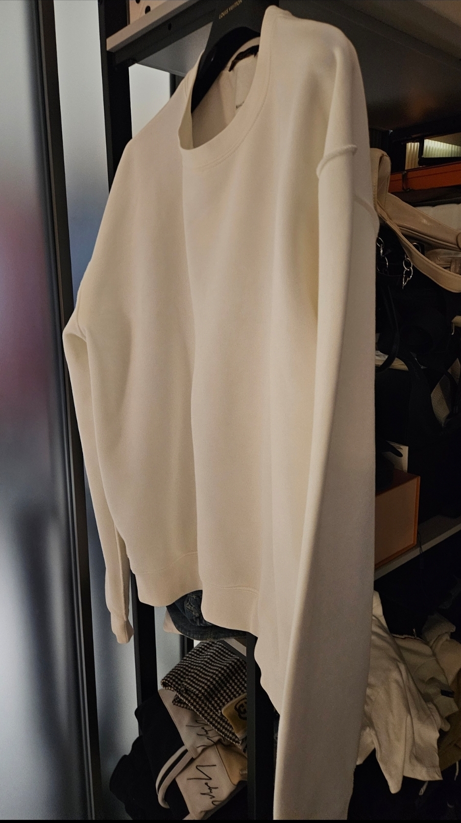 루이비통 인사이드 아웃 맨투맨