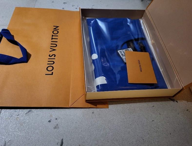 루이비통 에브리데이 숏슬리브 크루넥