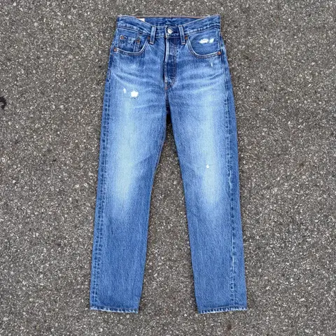 [28] 리바이스 501 프리미엄 스트레이트 중청 데님