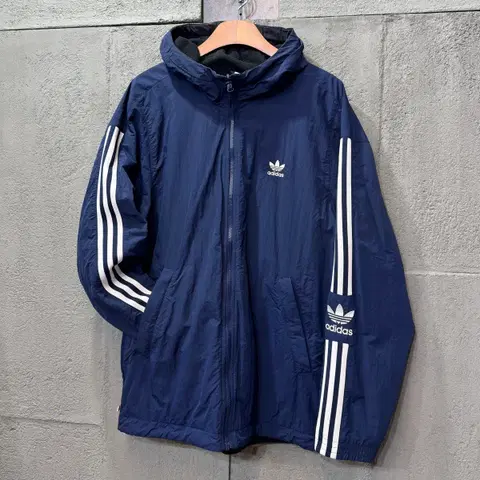 [L] 아디다스 오리지널 삼선 바람막이