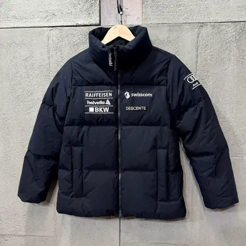 [S] 데상트 우먼스 아우디 스위스 다운 패딩