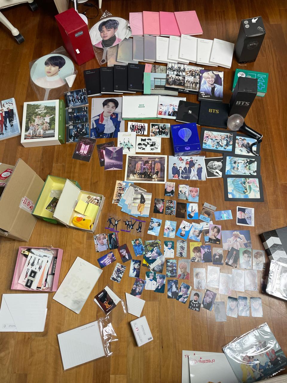 방탄 컴백 기념 공식 굿즈, 비공식, 포카, 포스터 판매