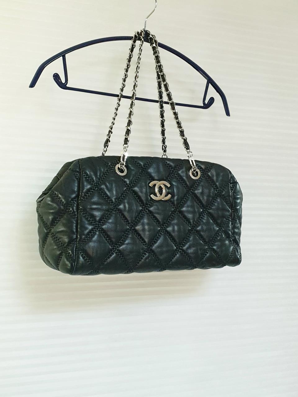 샤넬 퀼팅 은장 체인숄더백