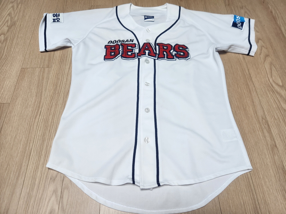 두산배어스 50번 김현수 유니폼 사이즈 95 판매합니다.