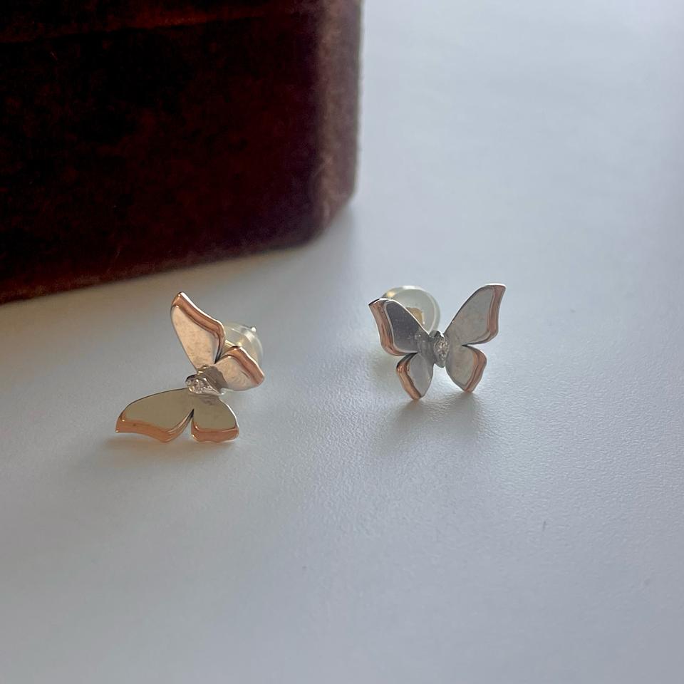 14k 화이트 나비 핀귀걸이