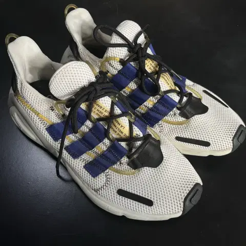 아디다스 Ozweego 운동화 us10