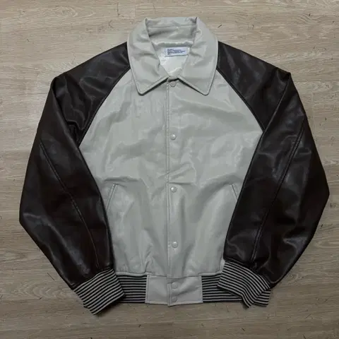 파트멘토 배색 레더 스타디움 자켓