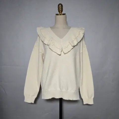 프릴 카라 니트