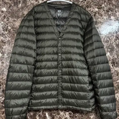 유니클로 ULD 다운 셔츠 자켓 카키 M