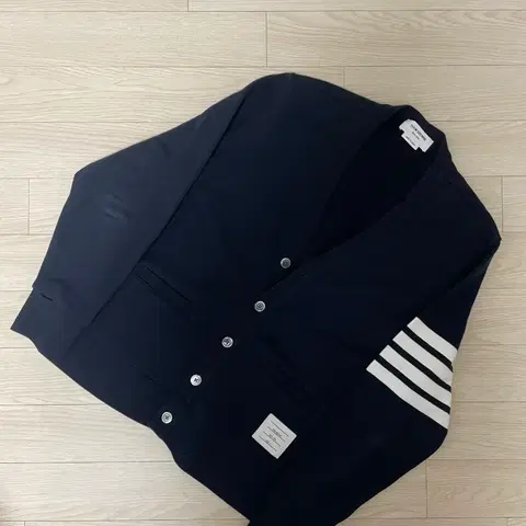 [ 4 ] 톰브라운 밀라노스티치 가디건 네이비 새상품급