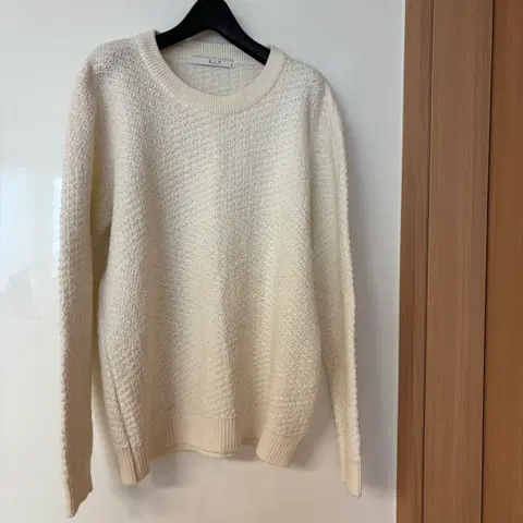 지오송지오 옴므 니트 남성 라운드 아이보리 클래식 스웨터 100 남자