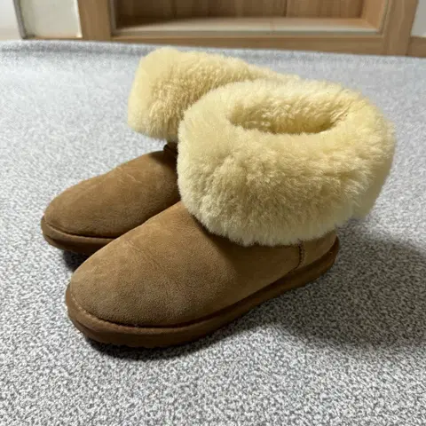 [정가 15만원] UGG OZWEAR 어그 부츠 245