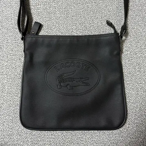 라코스테 크로스백