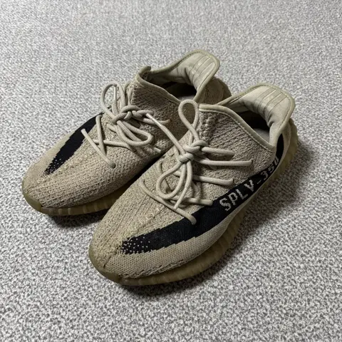 [정가 45만원] 아디다스 이지부스트 350 V2 275