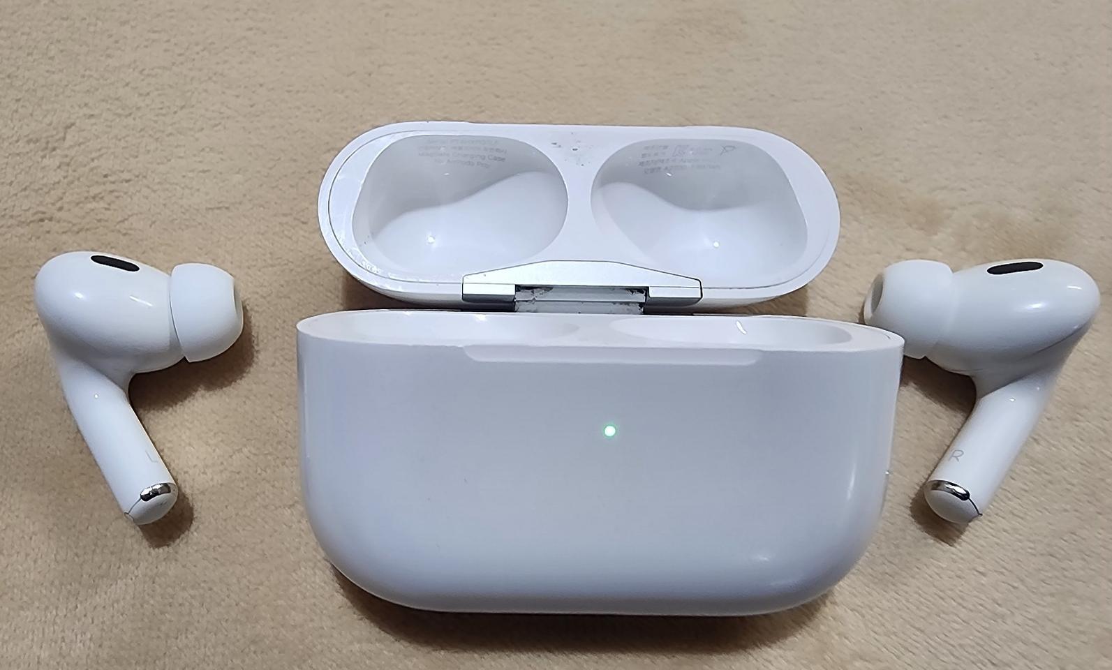 에어팟 프로2 2세대 라이트닝 8핀(A2700)!!