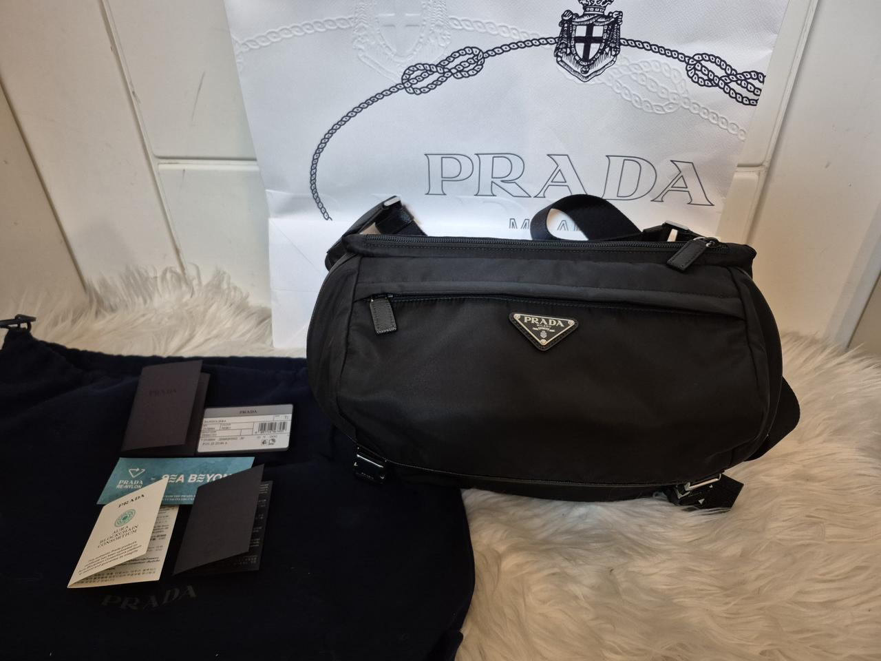 *강추*(새상품)프라다 리나일론 바이커백 M