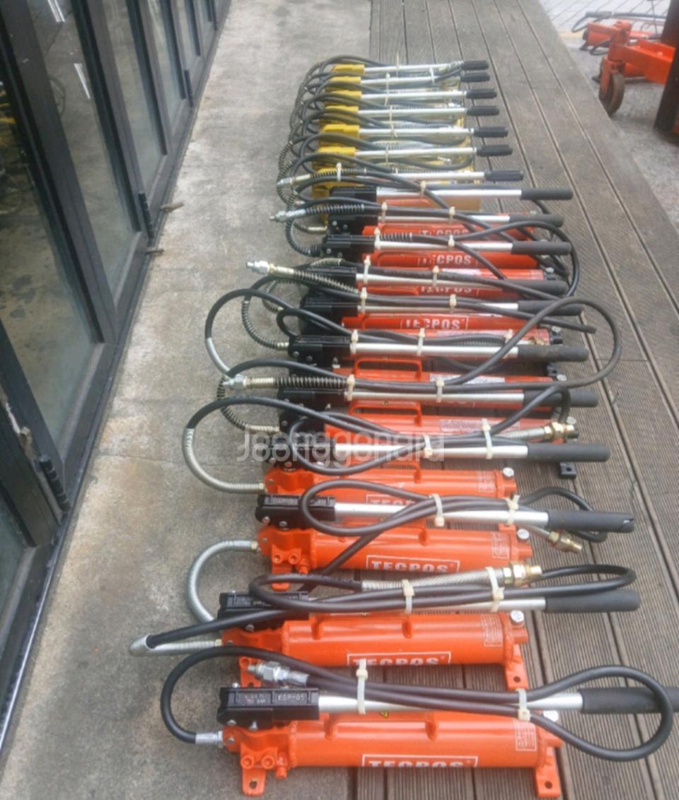 유압펌프 700바<미사용품입니다 >