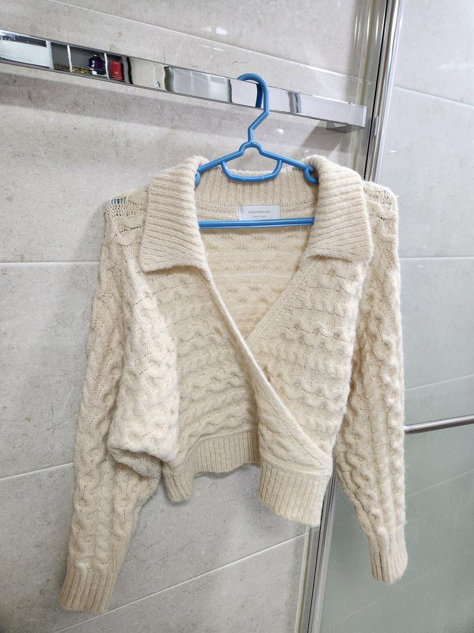 아이보리 물결 니트