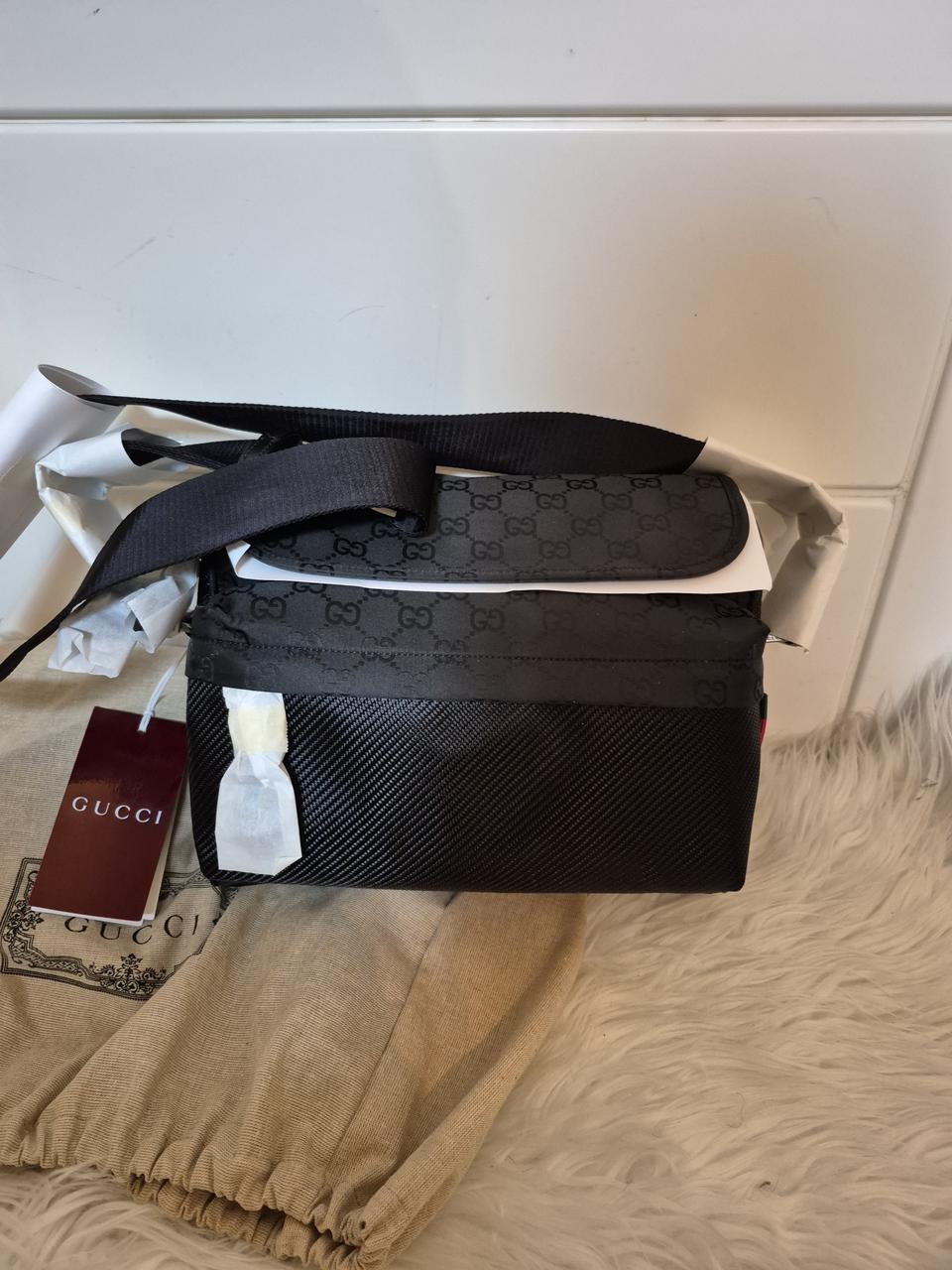 *신상품*(구찌)25SS 남성 미디엄 GG 크로스백 816820