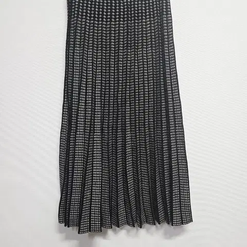 JJ지고트 하운드투스 체크 니트플리츠 스커트