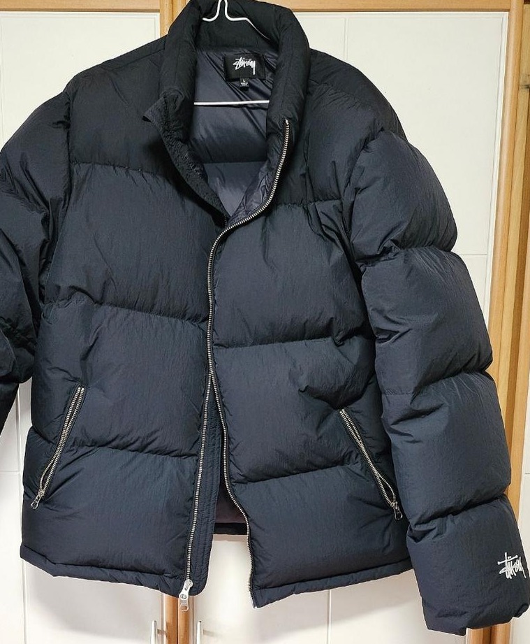 스투시 다운 퍼퍼 나일론 블랙