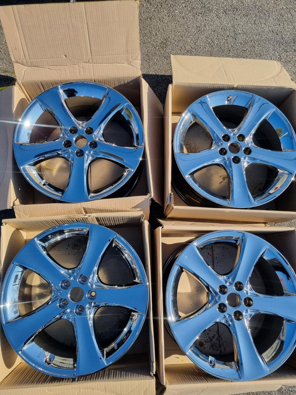 제네시스G80 RG3 20인치크롬휠 팝니다