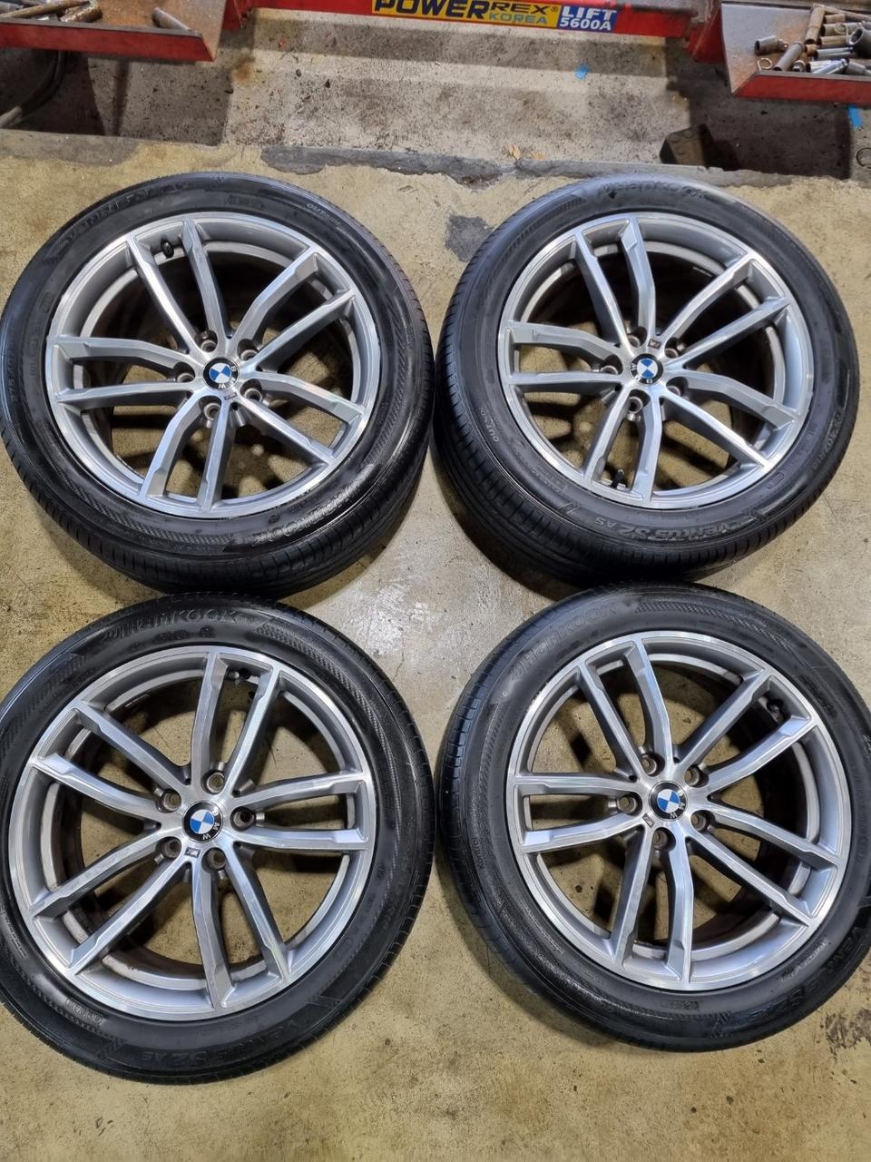 BMW G30 M팩 18인치휠타이어셋트팝니다 2454518 2754018